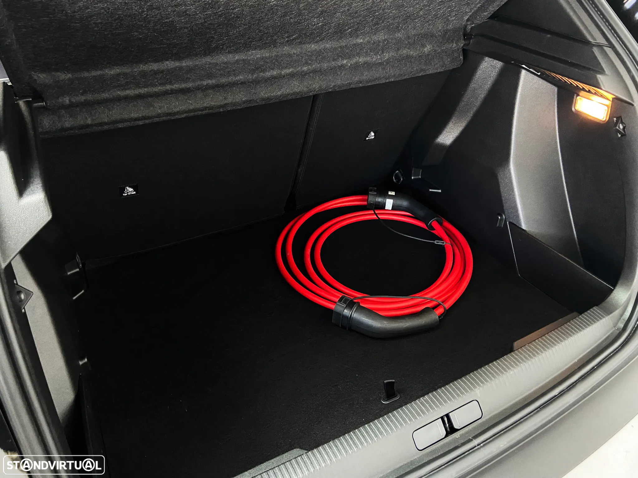 Peugeot e-2008 50 kWh Active Pack - 11