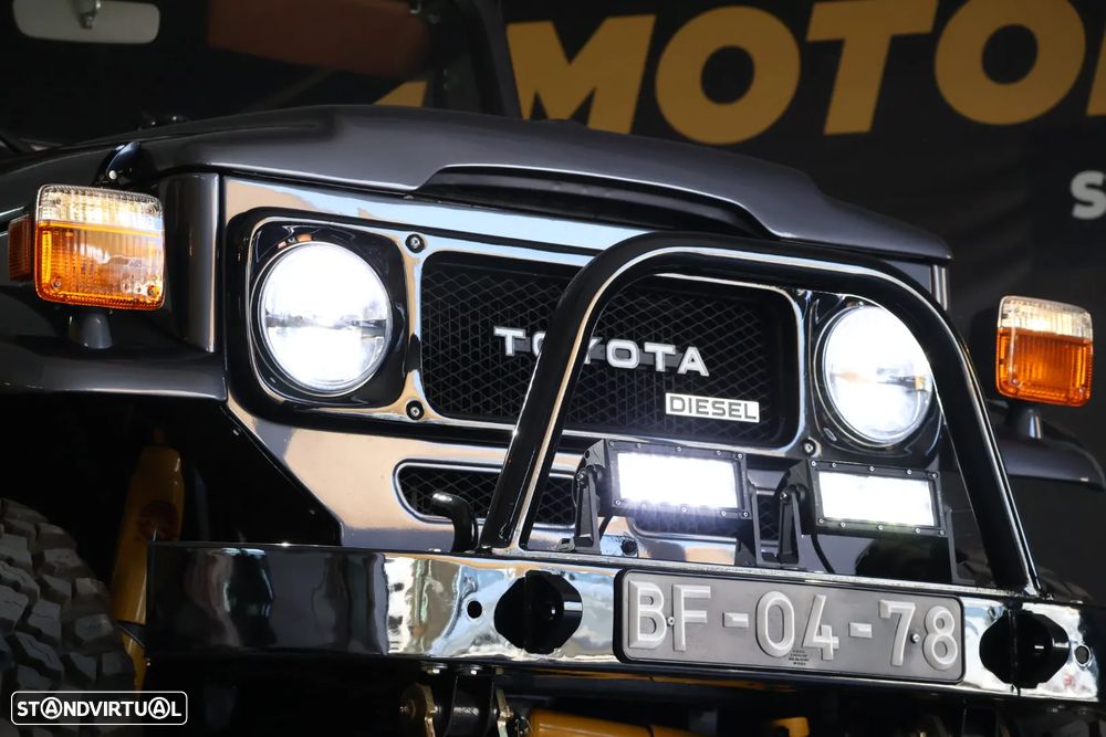 Toyota Land Cruiser - 4