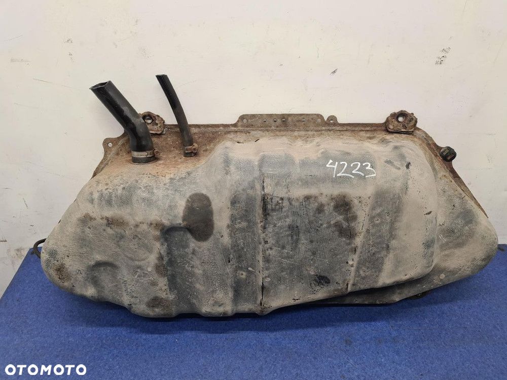 TOYOTA YARIS I 1.4D  ZBIORNIK PALIWA - 8