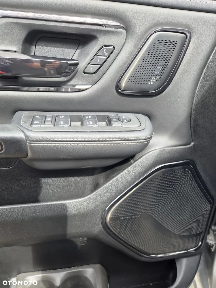 RAM 1500 - 12