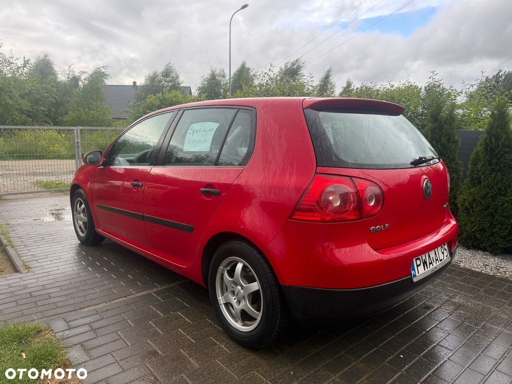 Volkswagen Golf 1.6 FSI Comfortline - 3