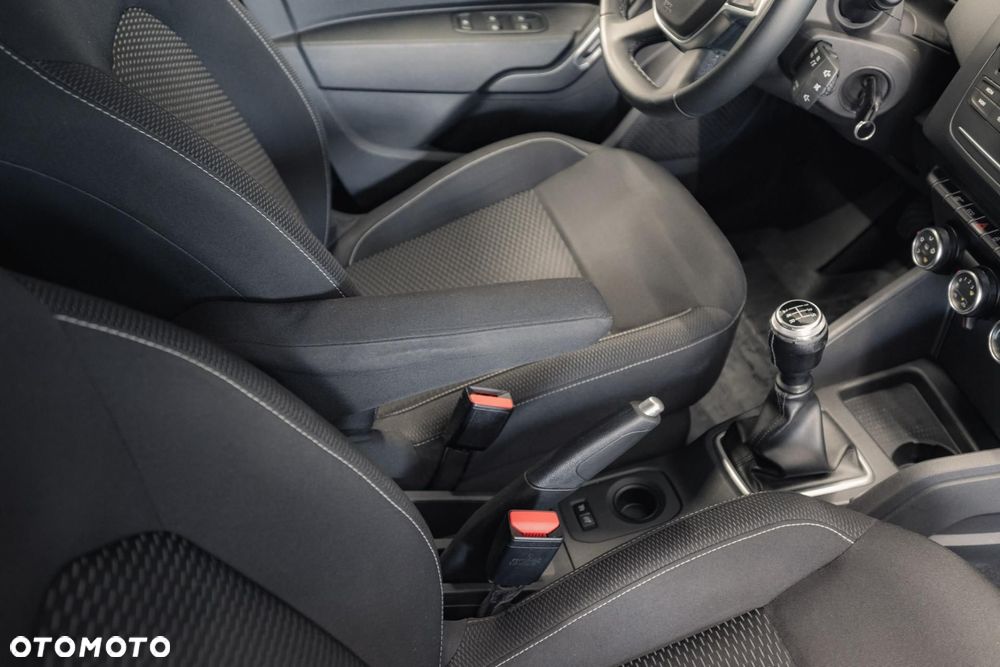 Dacia Duster 1.6 SCe Comfort - 32