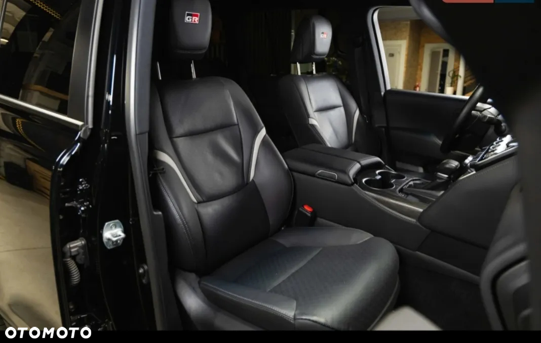 Toyota Land Cruiser - 11