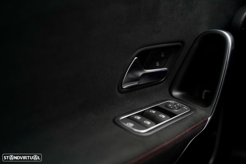 Mercedes-Benz A 250 e AMG Line - 18