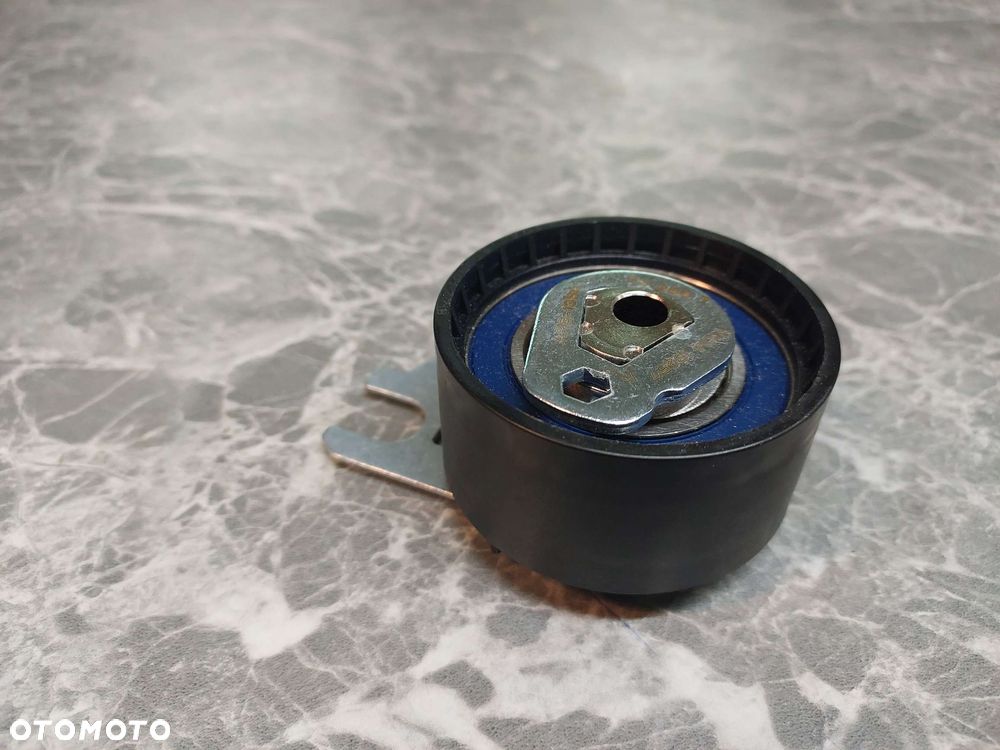 Rolka napinająca paska rozrządu pasuje do: VOLVO C30, C70 II, S40 II, S80 II, V40, V50, V70 III; CITROEN C4, C4 GRAND PICASSO I, C4 I, C4 PICASSO I, C5, C5 II, C5 III, C8, JUMPY 2.0D 10.03- - 1