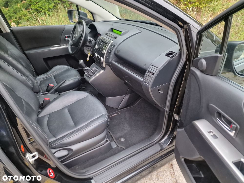 Mazda 5 - 7