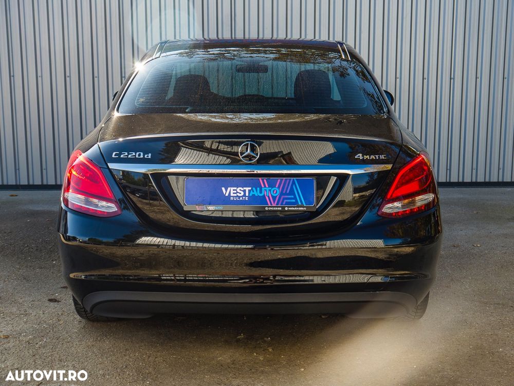 Mercedes-Benz C 220 d 4MATIC Aut - 24