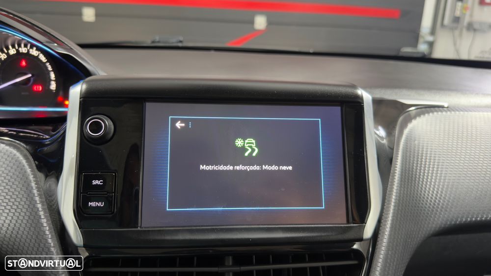 Peugeot 2008 1.2 PureTech Crossway - 32