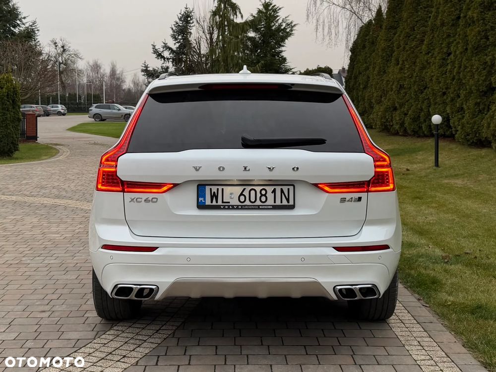 Volvo XC 60 B4 D AWD R-Design - 3