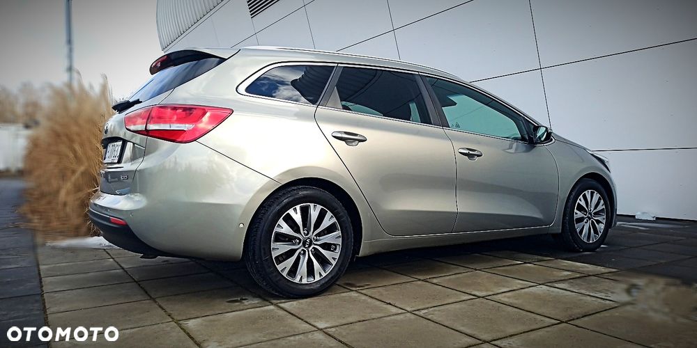 Kia Ceed 1.6 CRDi 136 DCT ISG Platinum Edition - 8