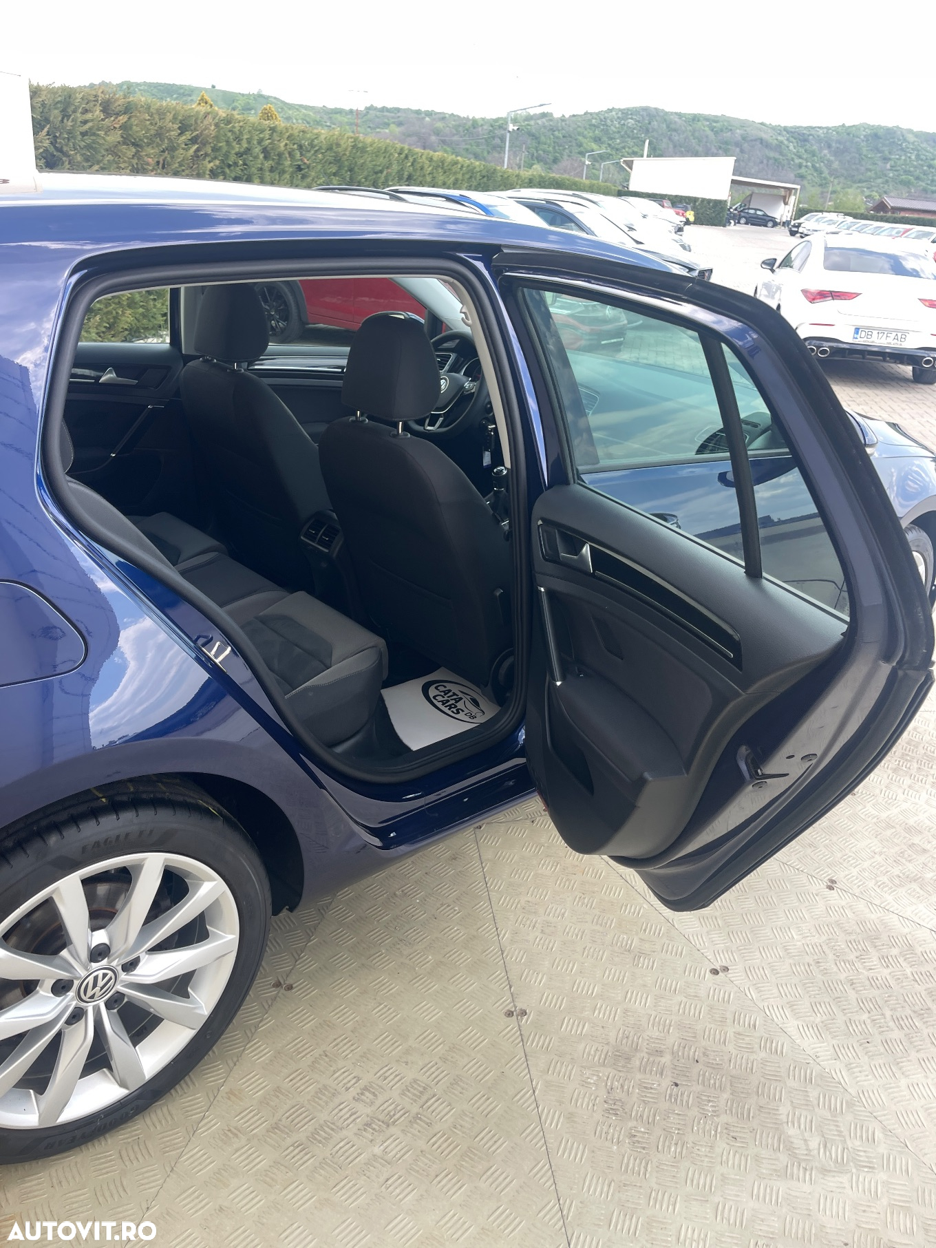 Volkswagen Golf 2.0 TDI (BlueMotion Technology) Highline - 23