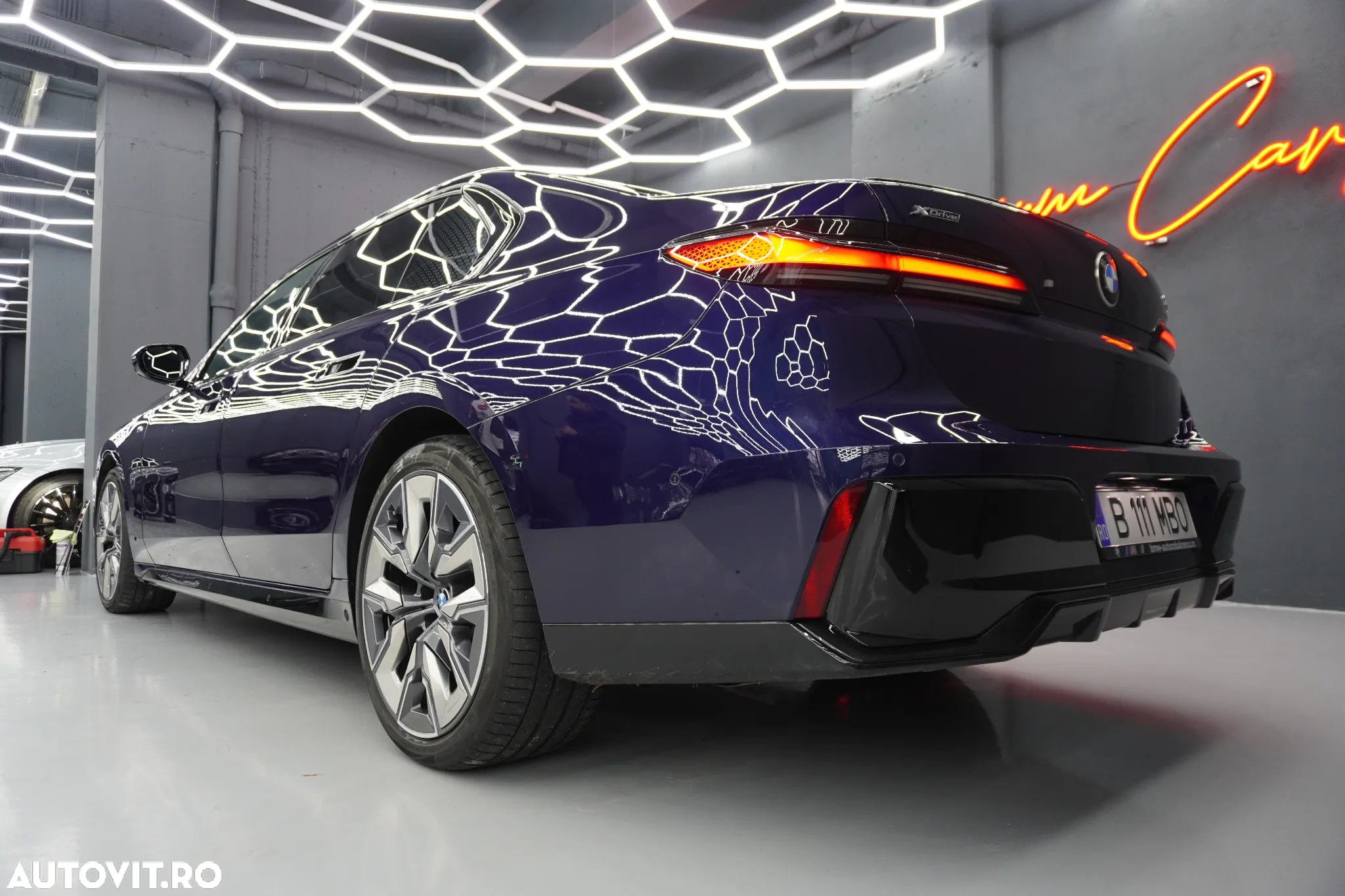 BMW Seria 7 740d xDrive MHEV - 29