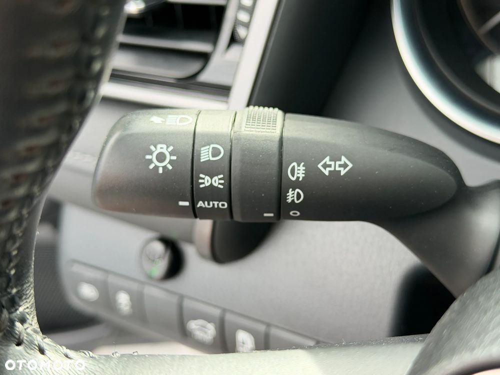 Toyota Camry 2.5 Hybrid Comfort CVT - 18