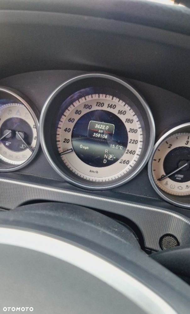 Mercedes-Benz Klasa E - 22