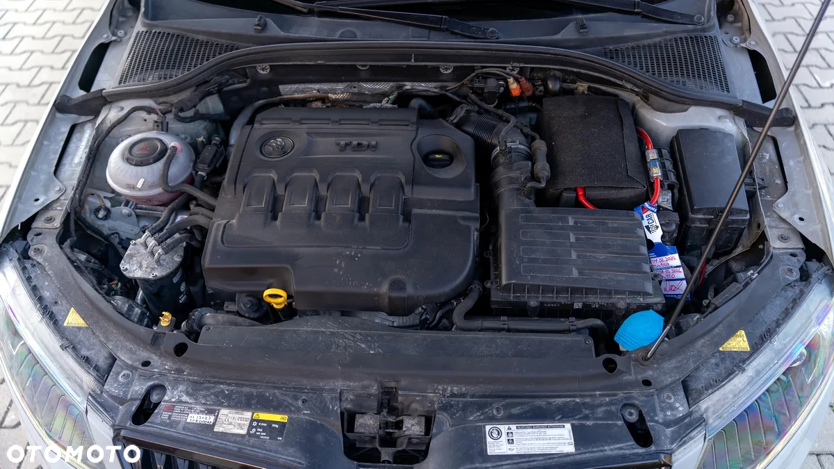 Skoda Octavia 2.0 TDI RS DSG - 36