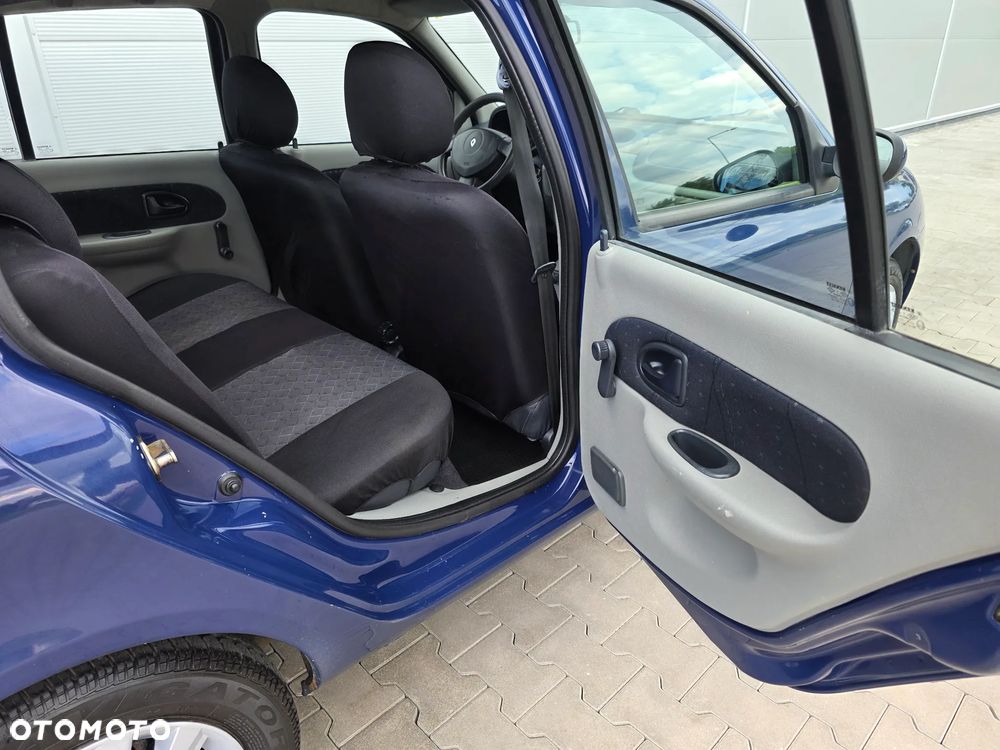 Renault Thalia 1.4 16V Expression - 11