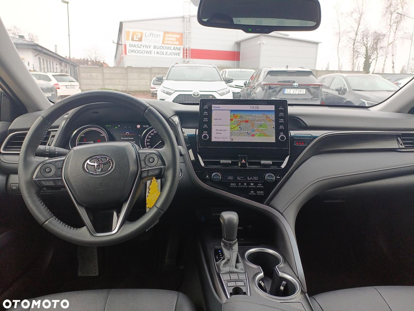 Toyota Camry 2.5 Hybrid Executive CVT - 18