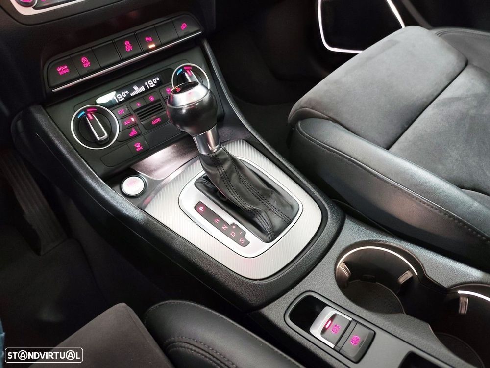 Audi Q3 2.0 TDI quattro Design S tronic — fotografia 31