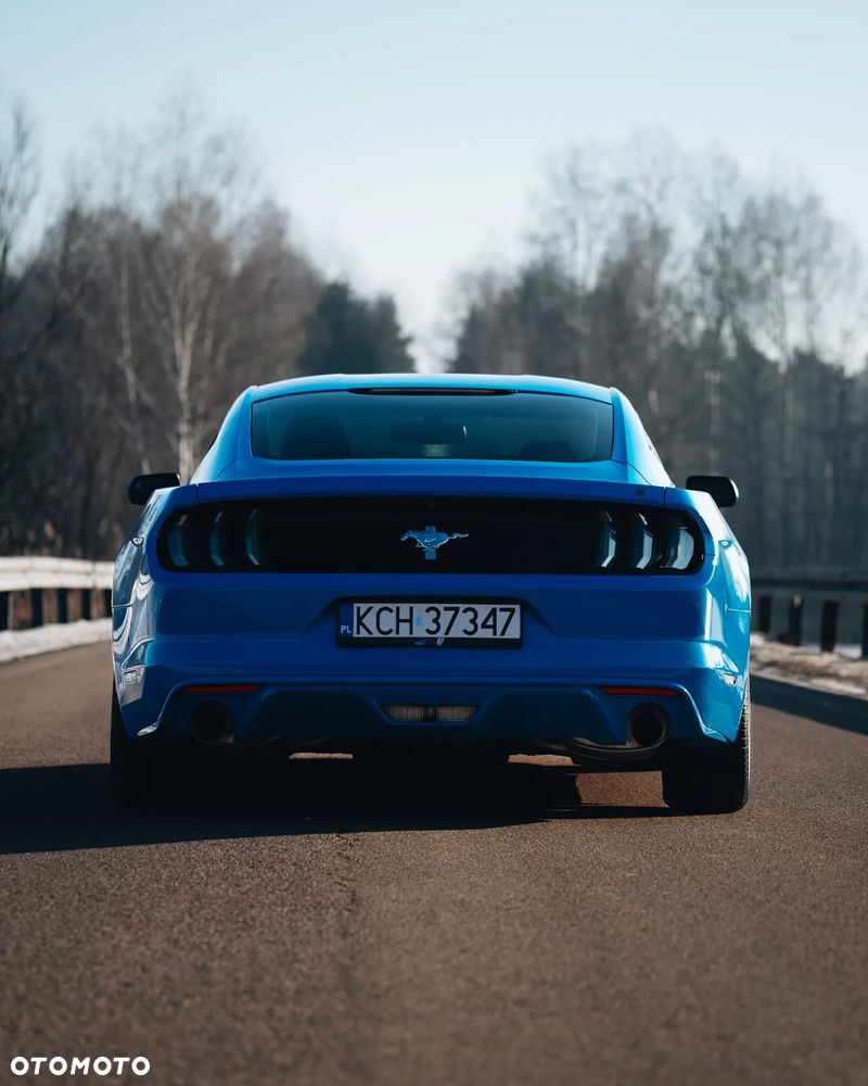 Ford Mustang - 3