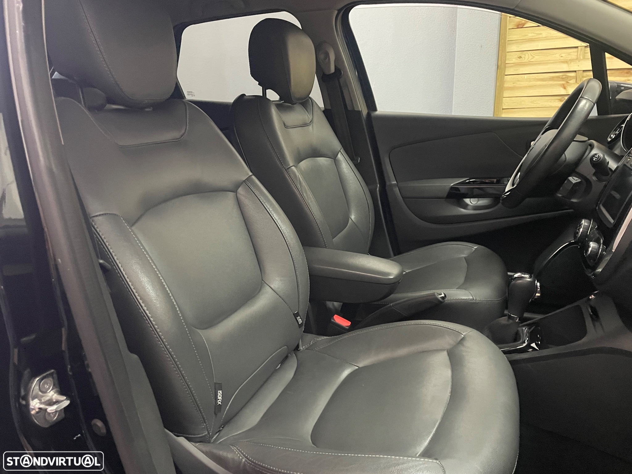 Renault Captur 1.2 TCe Exclusive EDC - 24