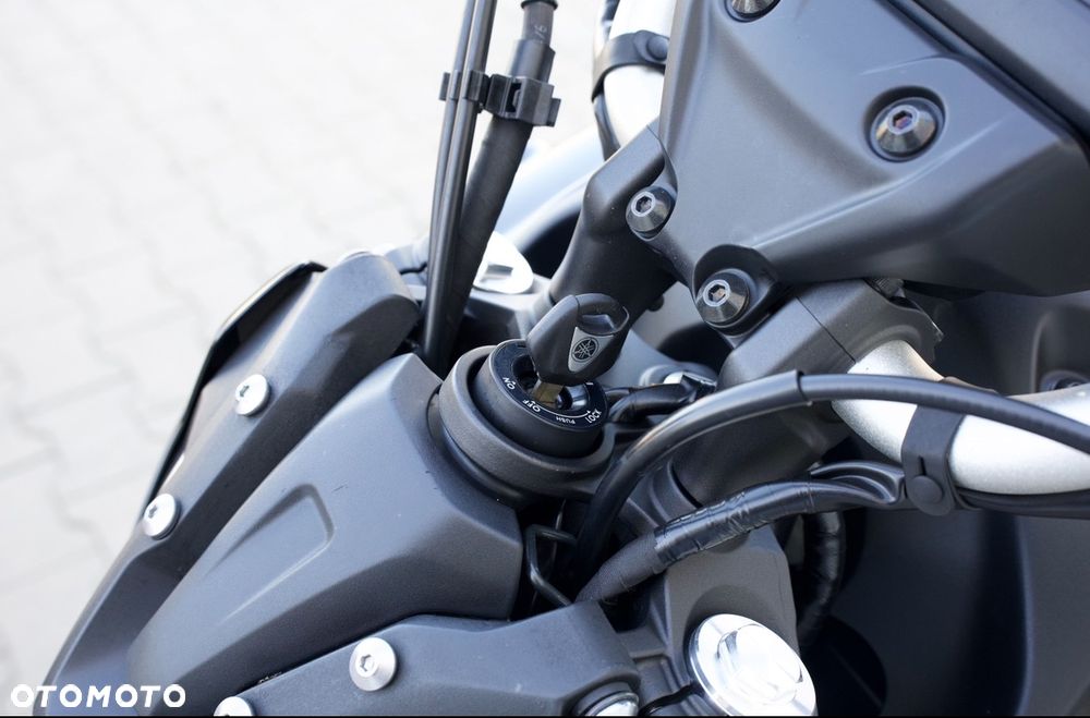 Yamaha MT - 28