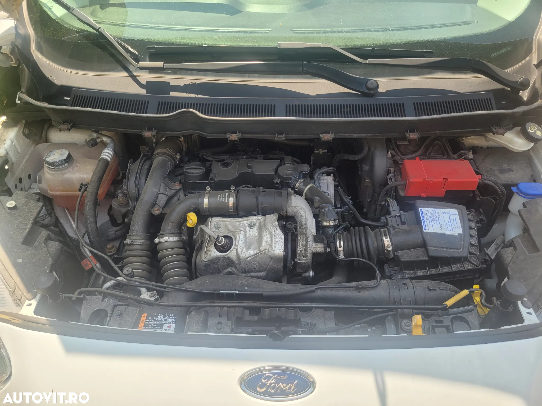 Ford Transit Courier - 18
