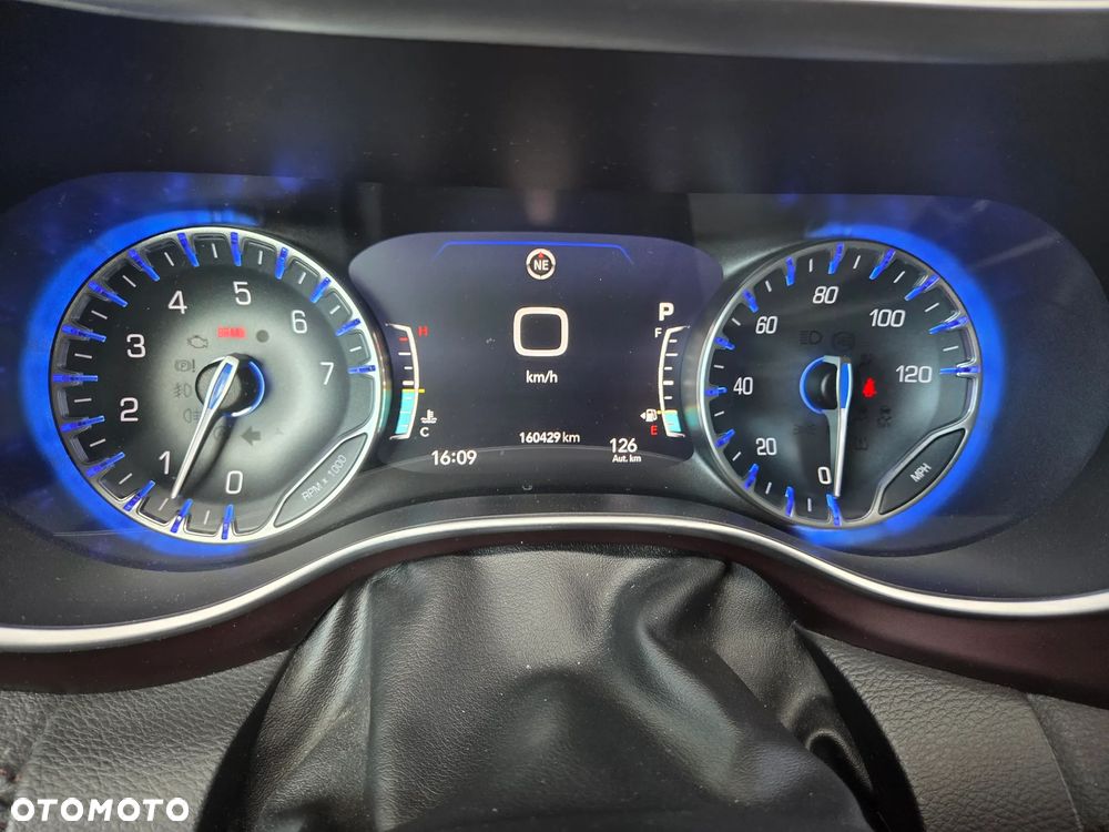 Chrysler Pacifica - 11