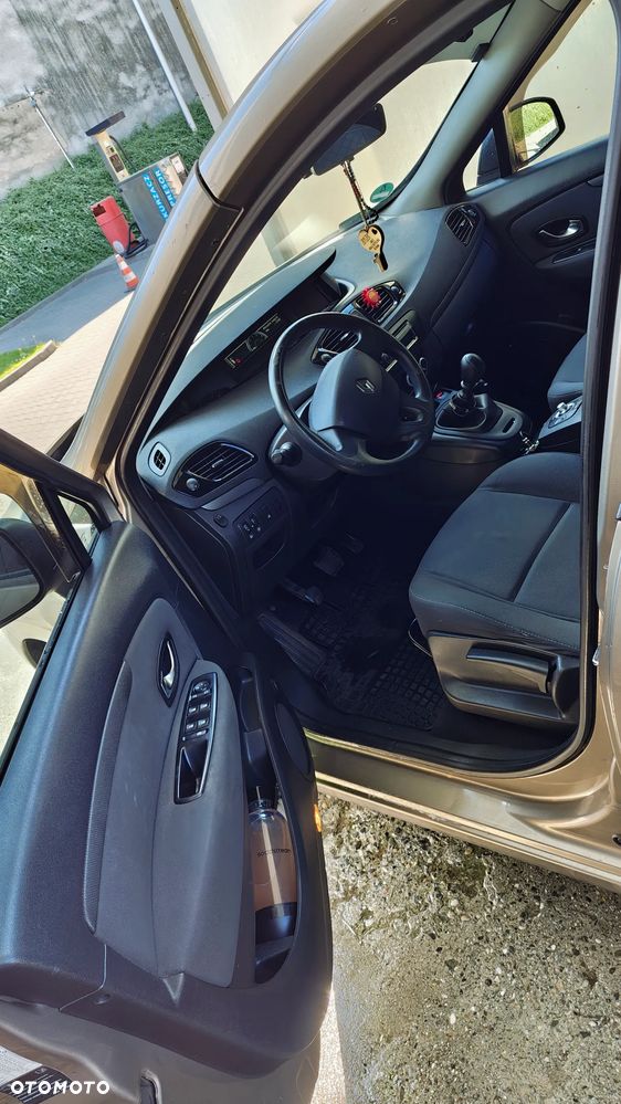 Renault Scenic - 12