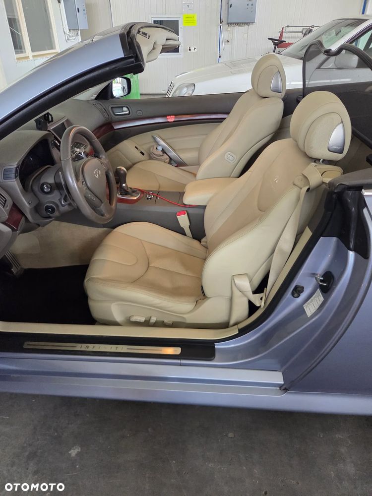 Infiniti G G37 - 9