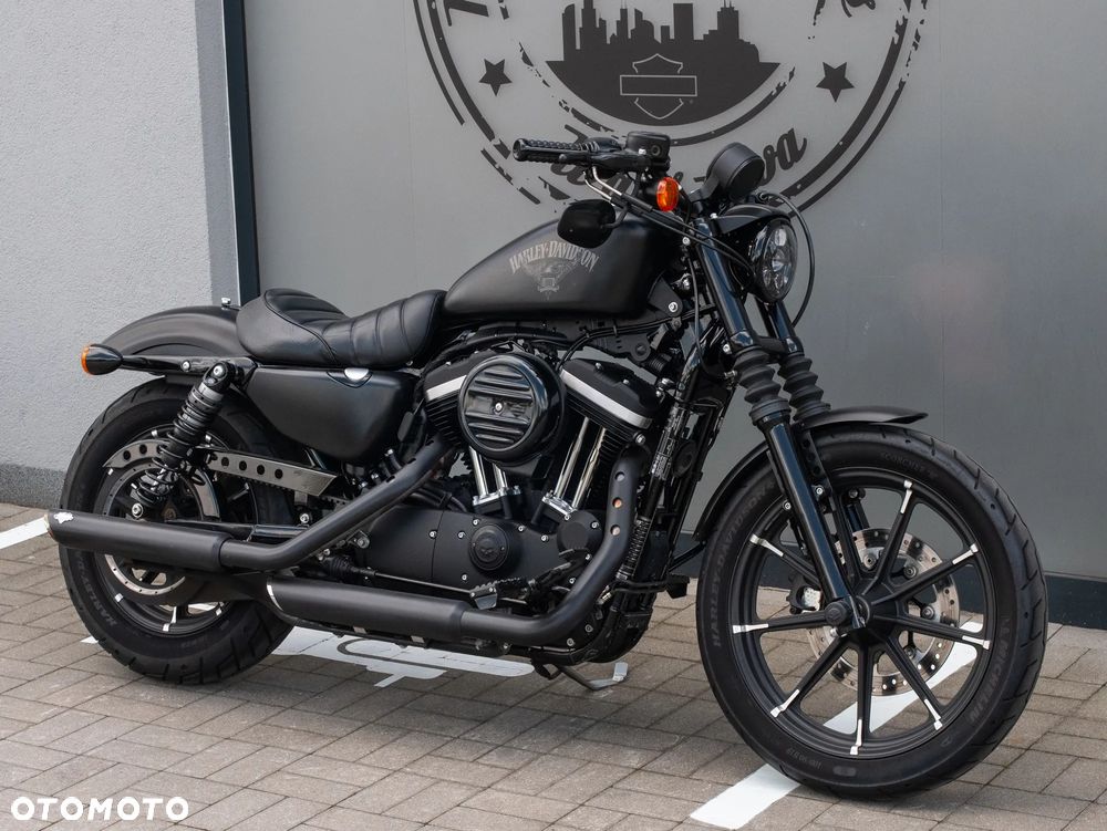 Harley-Davidson Sportster Iron 883 - 2