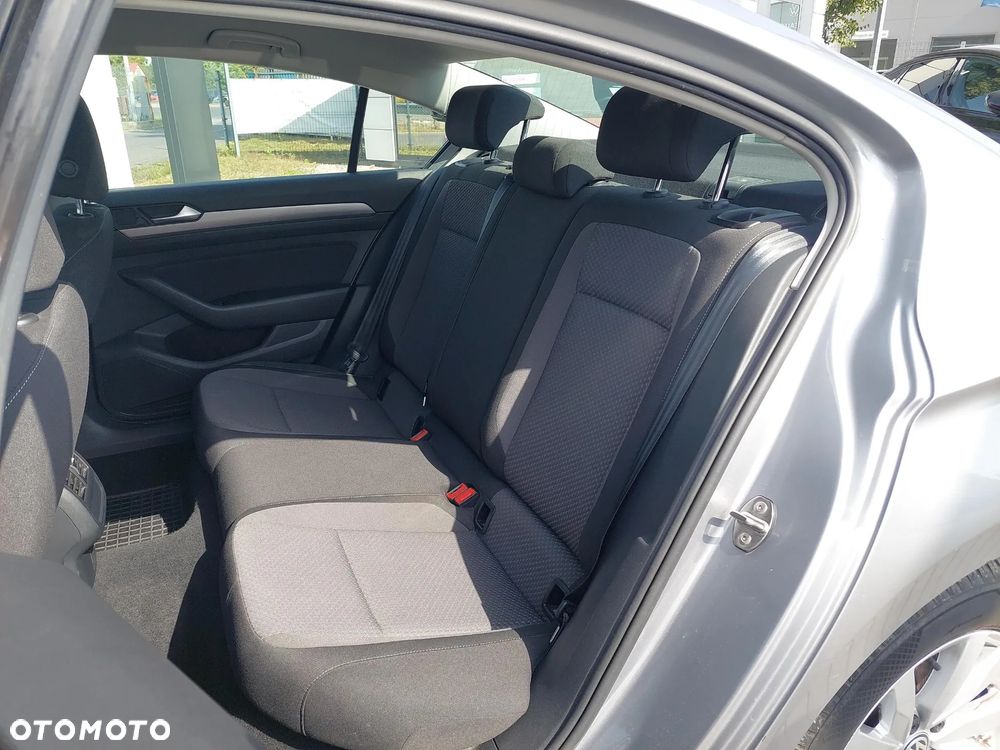 Volkswagen Passat 1.5 TSI EVO Trendline - 16