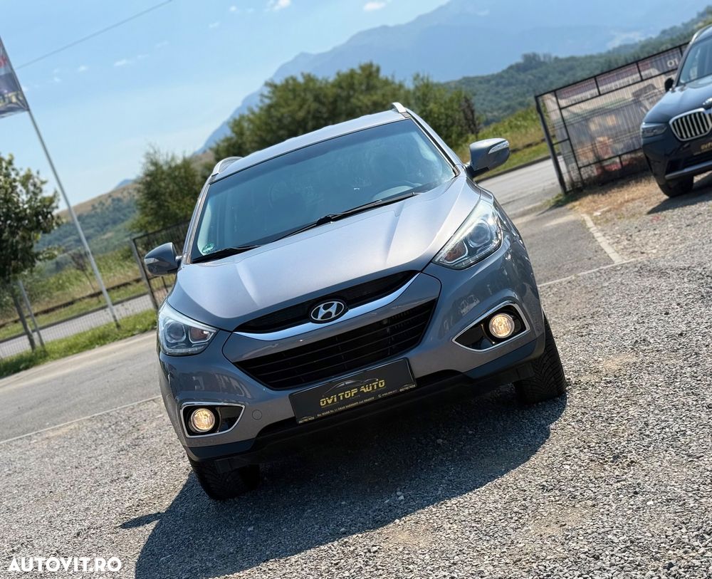 Hyundai ix35 2.0 CRDI 4WD Fifa World Cup Gold Edition - 24