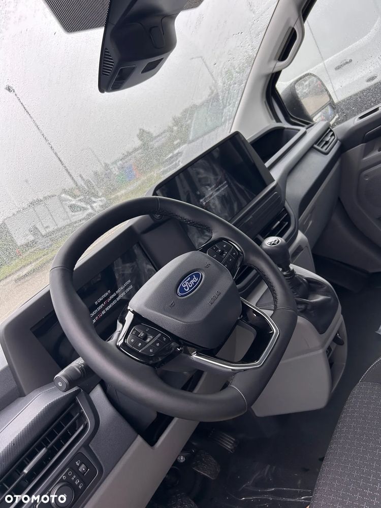 Ford Transit Custom Van - 7