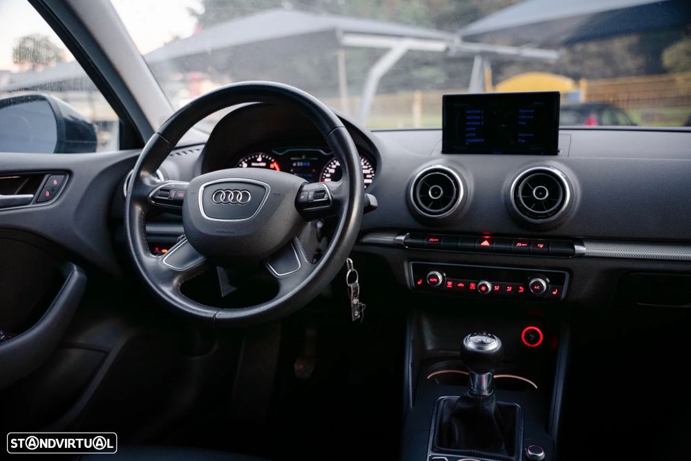 Audi A3 Sportback 1.6 TDI DPF Attraction - 10