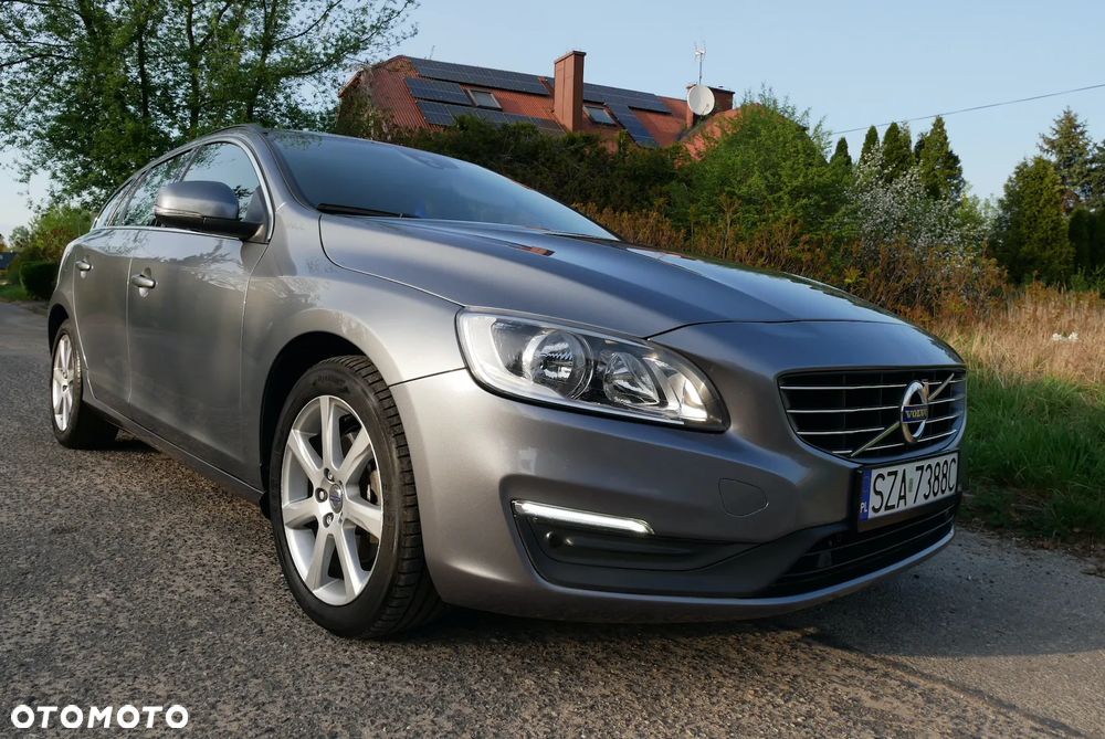 Volvo V60 D4 Geartronic Momentum - 18