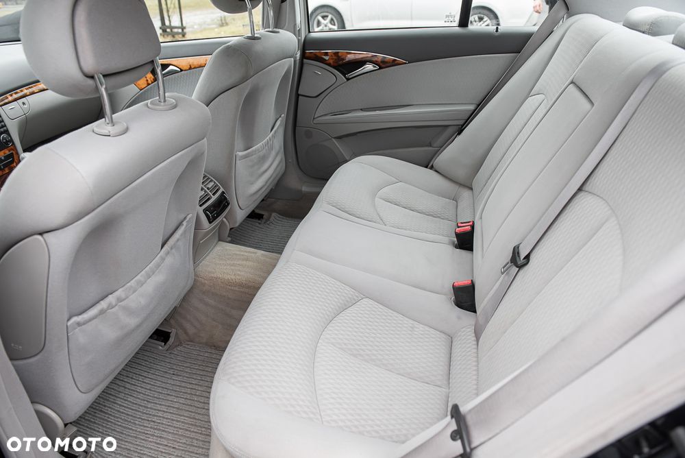 Mercedes-Benz Klasa E 200 CDI Elegance - 21