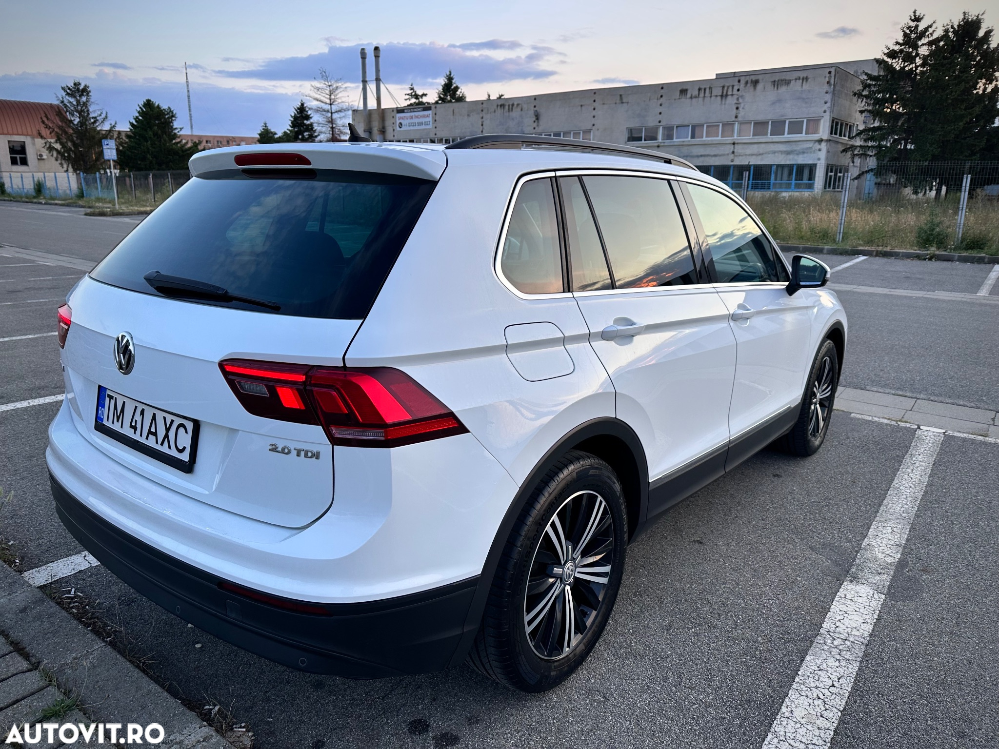 Volkswagen Tiguan 2.0 TDI DPF Comfortline - 8