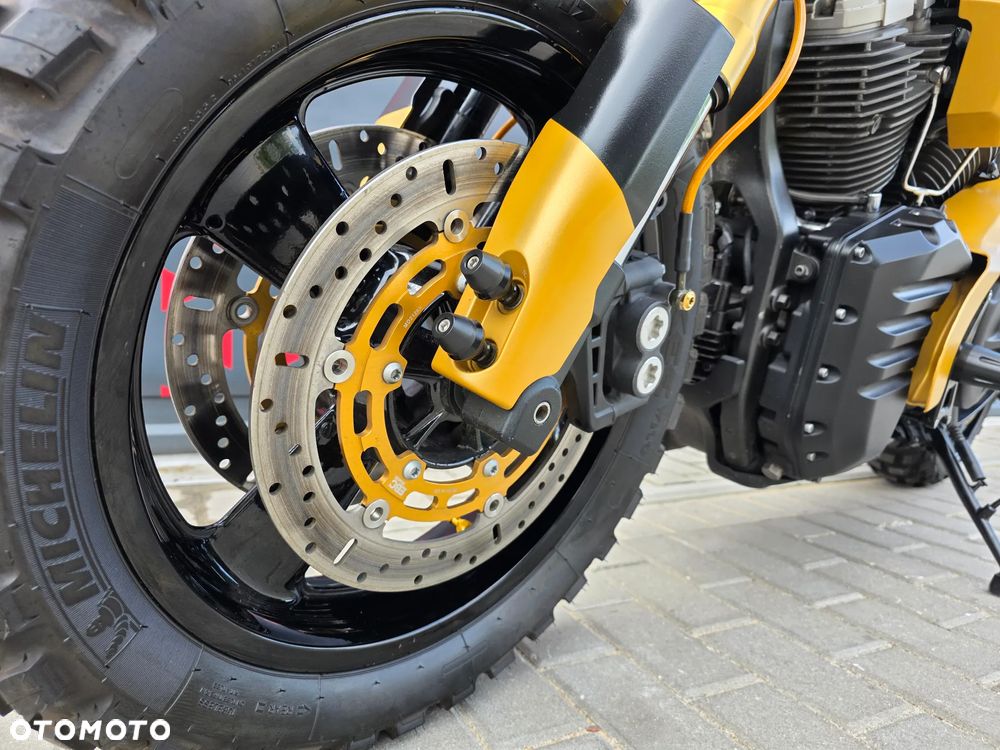 Yamaha MT - 26