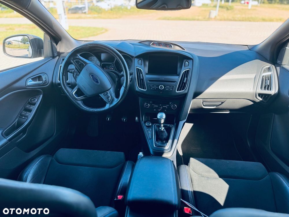 Ford Focus 2.3 EcoBoost RS - 20