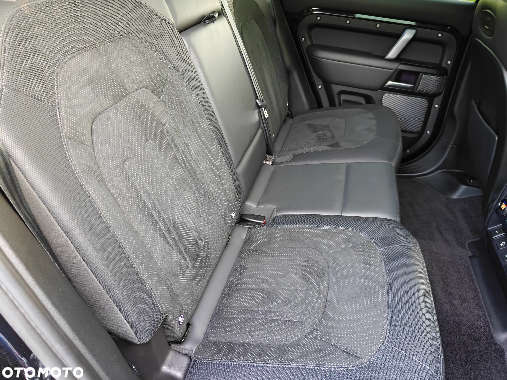 Land Rover Defender 110 5.0 P525 V8 Carpathian Edition - 25