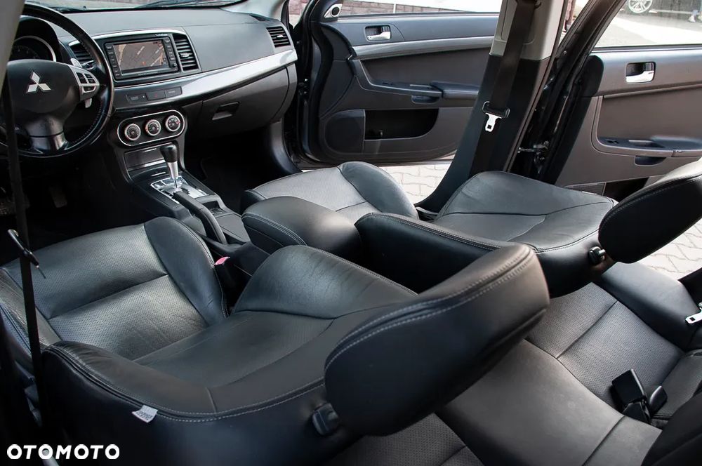 Mitsubishi Lancer 1.8 CVT Intense - 31