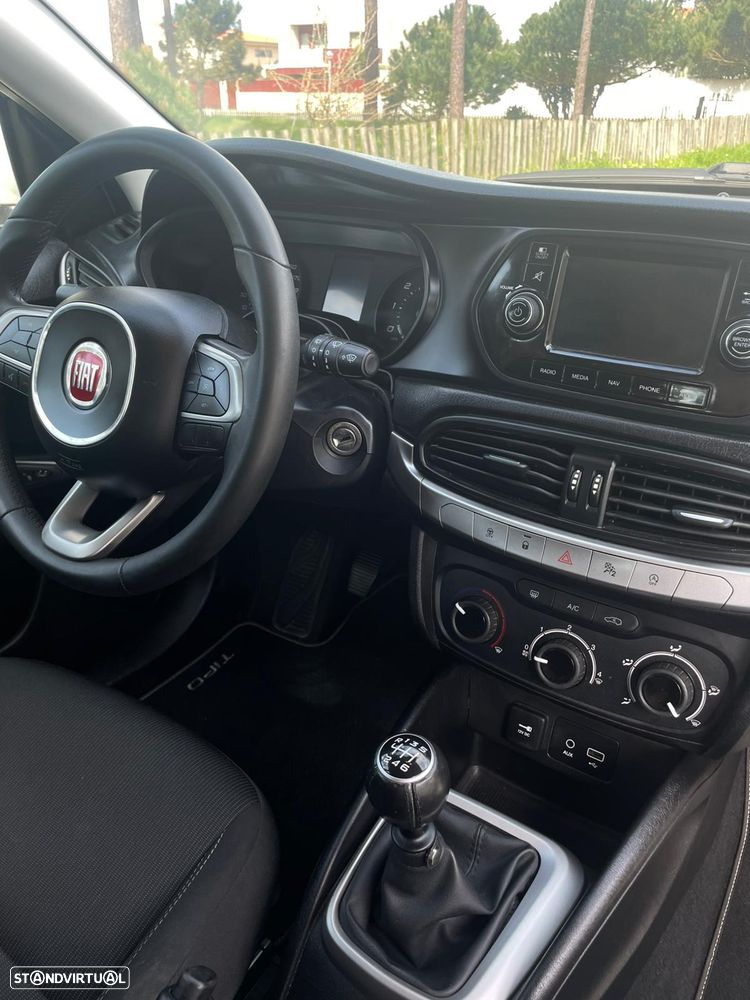 Fiat Tipo Station Wagon 1.6 M-Jet Lounge - 24