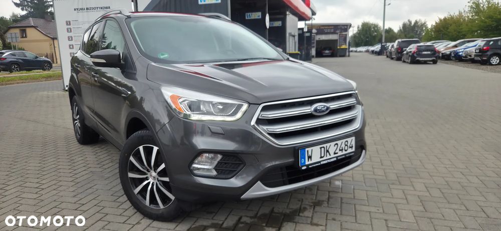 Ford Kuga 1.5 EcoBoost 2x4 Titanium - 24