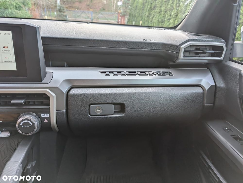 Toyota Tacoma - 13