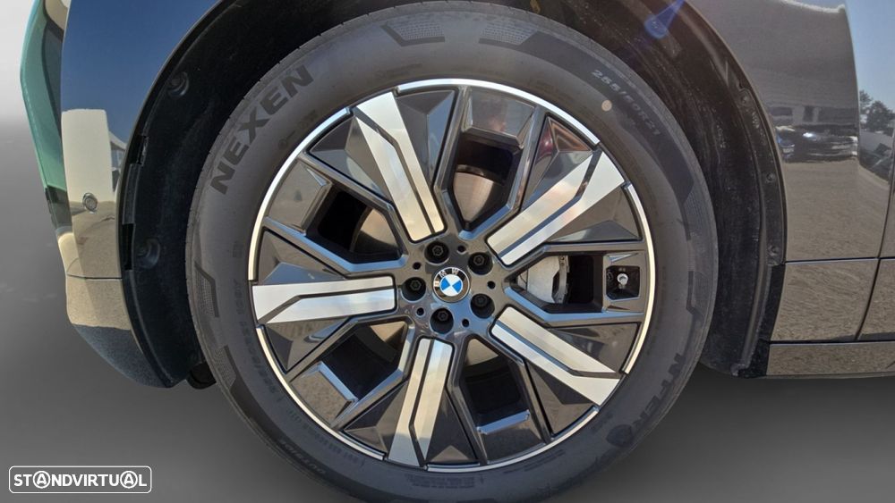 BMW iX xDrive 45 - 16