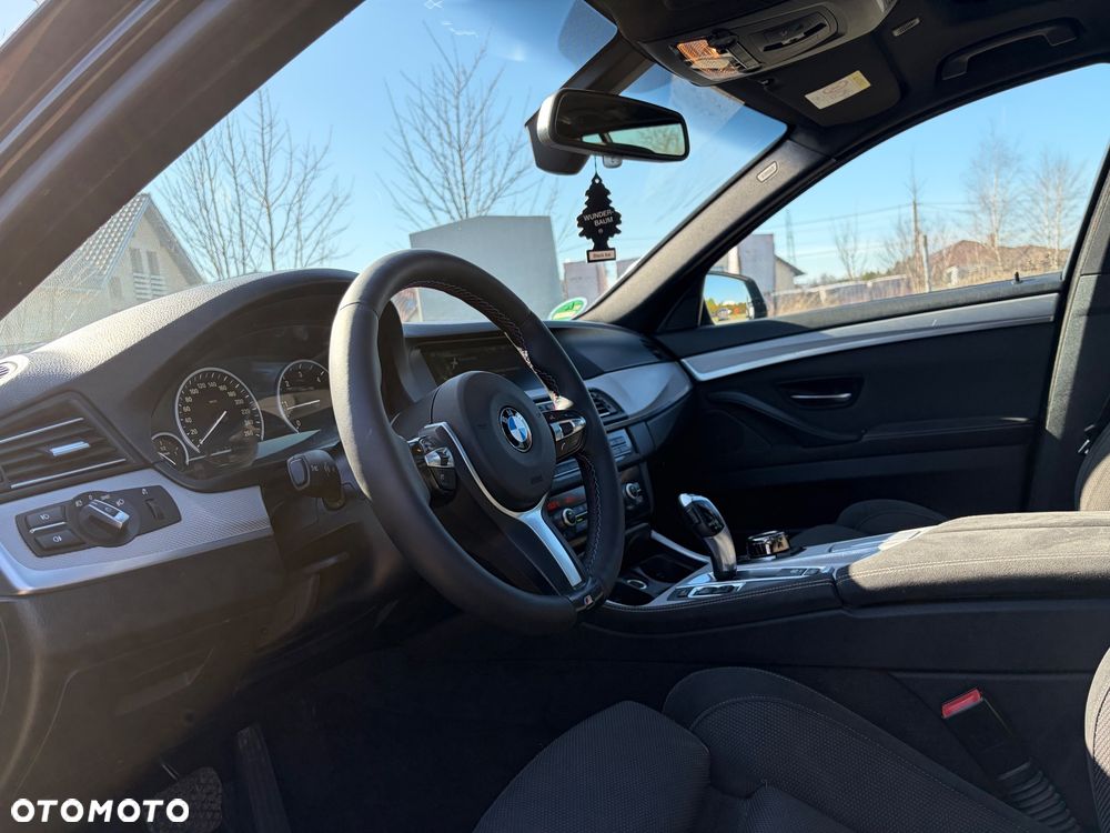 BMW Seria 5 520d xDrive - 11