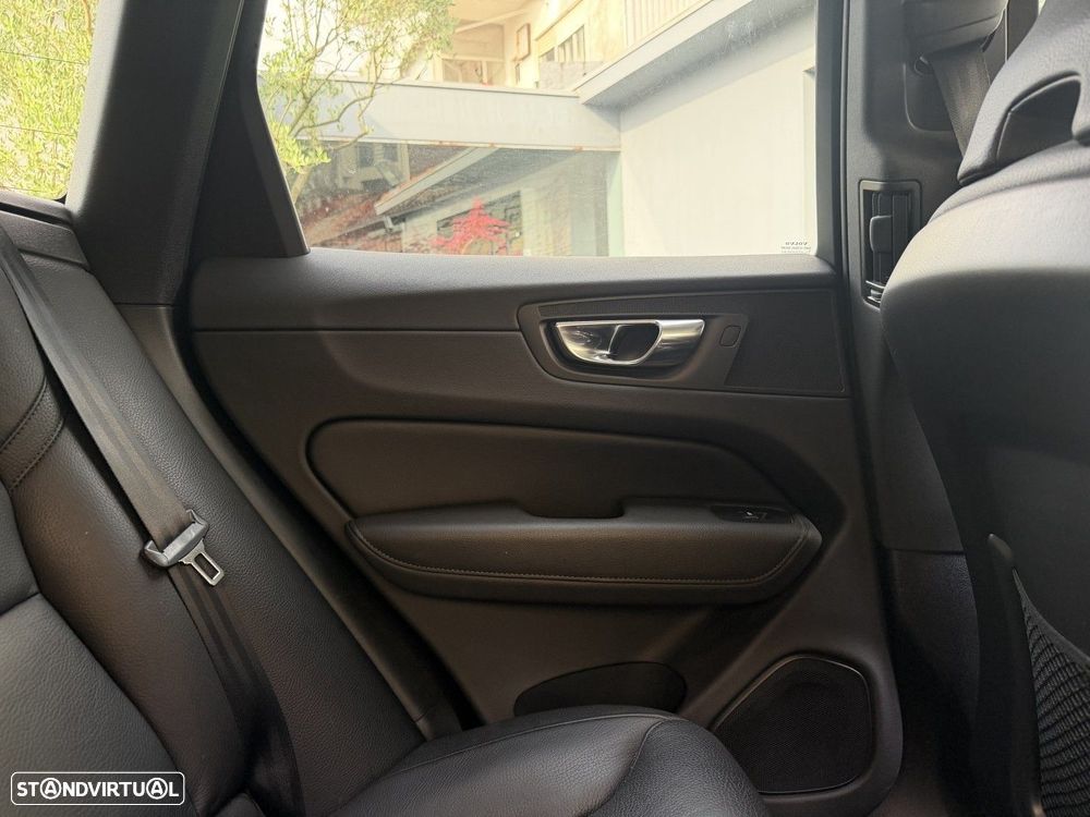 Volvo XC 60 2.0 D4 Momentum Plus Geartronic - 9