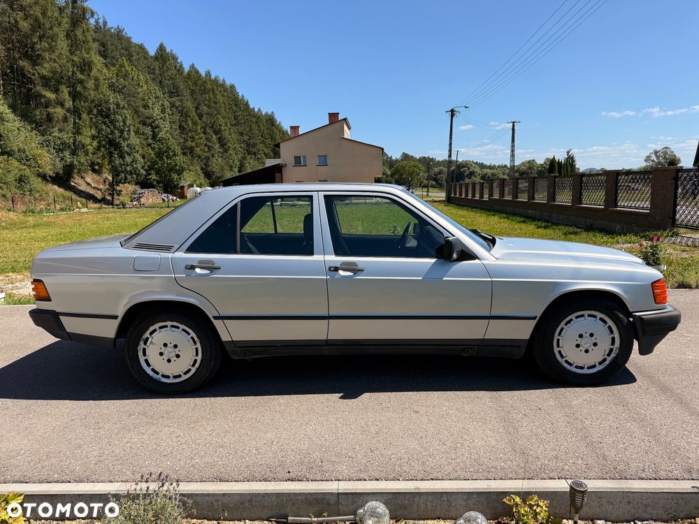 Mercedes-Benz W201 (190) - 7