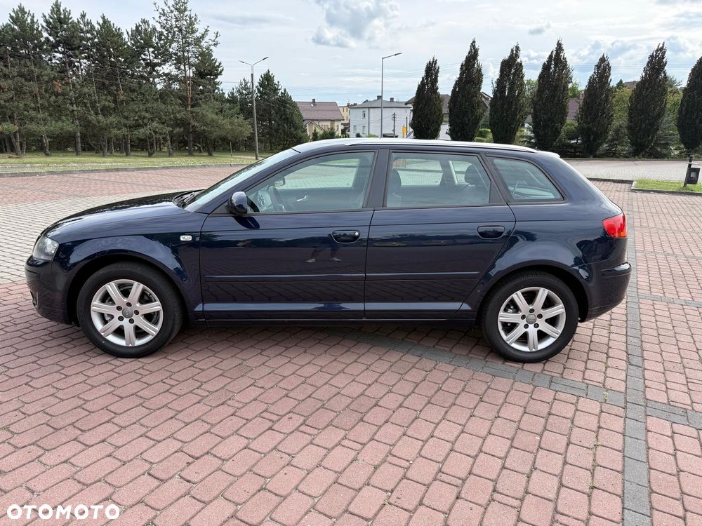 Audi A3 Sportback 1.6 FSI Ambiente - 6