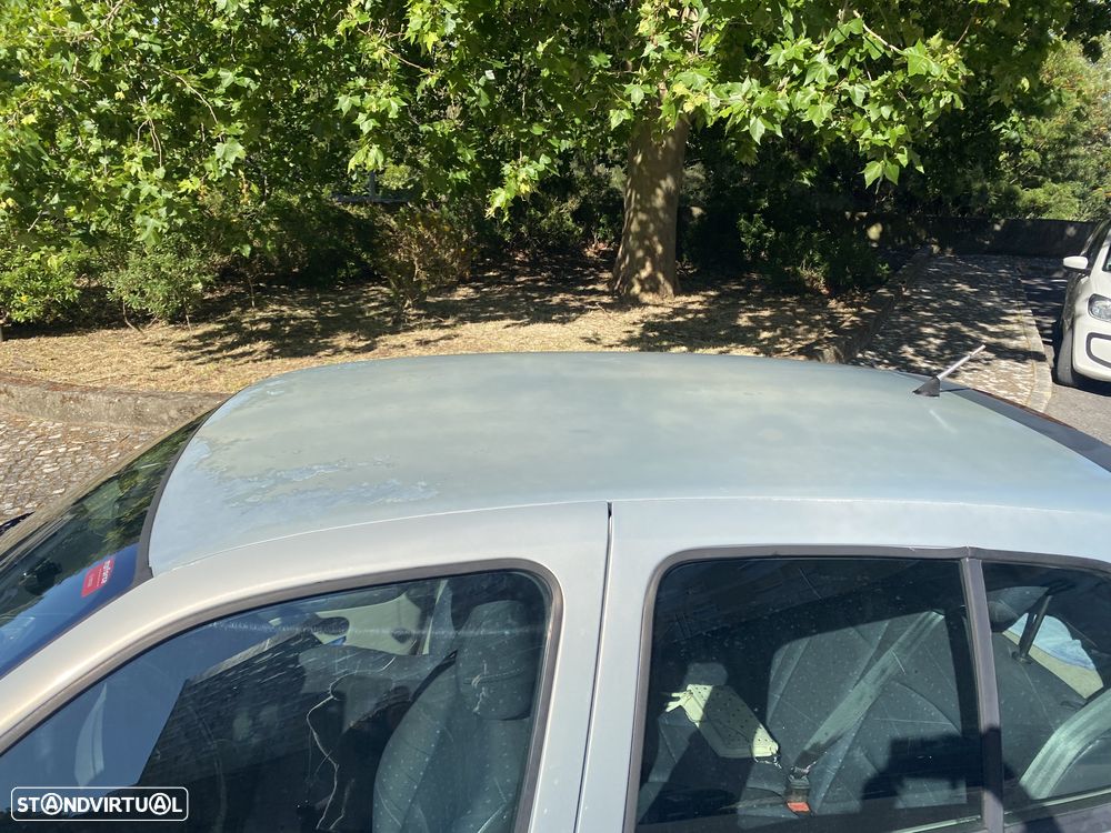 Renault Clio 1.2 16V Confort - 6